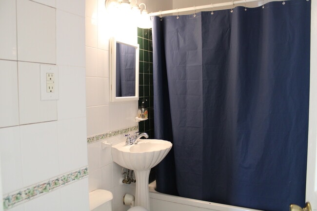 Building Photo - 20 Westchester Dr