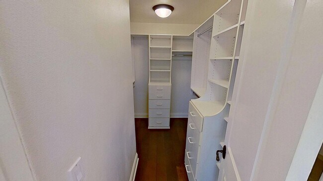 Building Photo - Spacious 2-bedroom/2.5-bathroom Townhouse- In the heart of the Funk Zone
