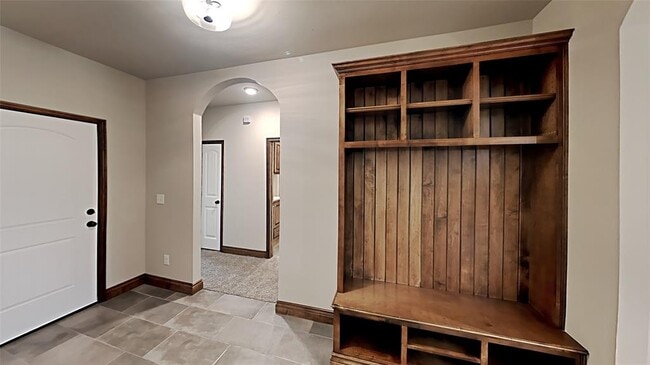 Building Photo - 14320 Covington Ave