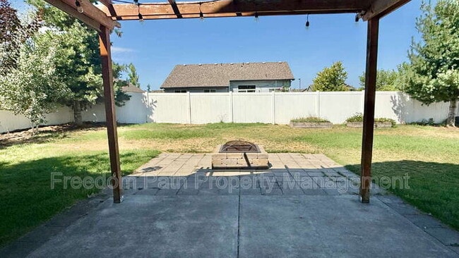 Building Photo - 3783 Pandion Dr