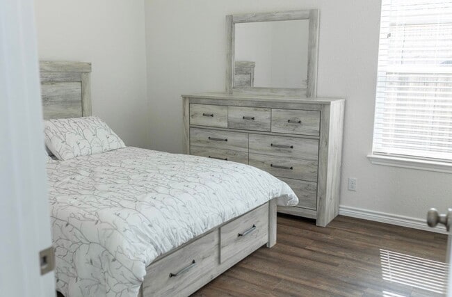Building Photo - BRAND NEW 3 bedroom townhome!