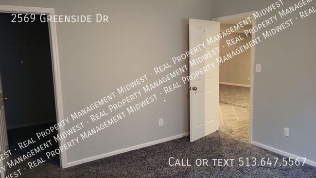 Building Photo - 2569 Greenside Dr