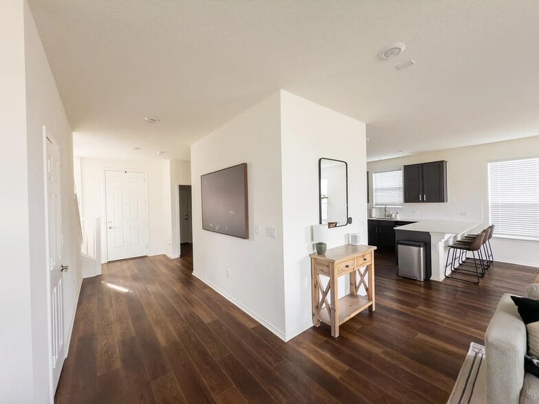 Building Photo - Room in House on Conestoga Wagon Way