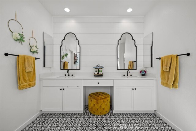 Building Photo - 28516 Songbird Way