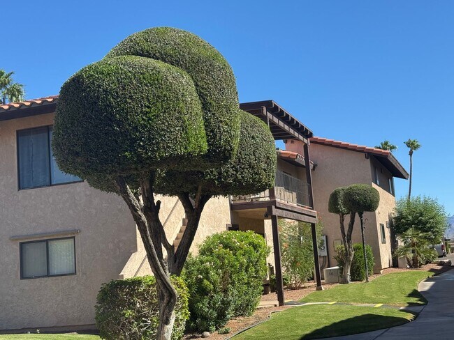 Building Photo - *2BR 2BA Furnished Condominium Riverfront with Dock, Private Beach