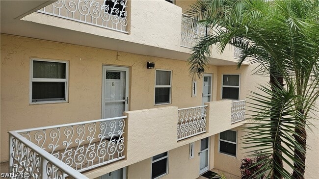 Building Photo - 301 6th Ave S