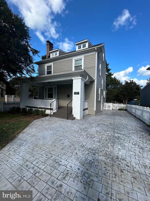 Building Photo - 1415 Caroline St