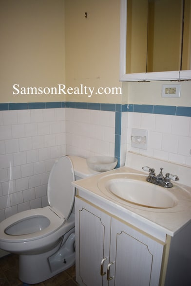 Building Photo - 65 New Rd