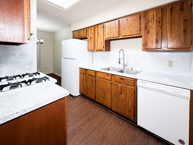 Building Photo - Stoneridge Apartments