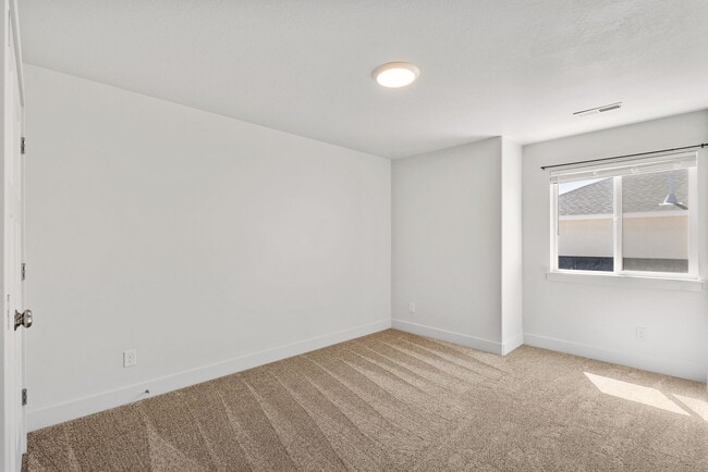 Building Photo - 917 N 100 W