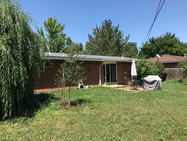 Building Photo - 3 Bed 1 Bath Ranch Home in Martin Acres!  Large Backyard!