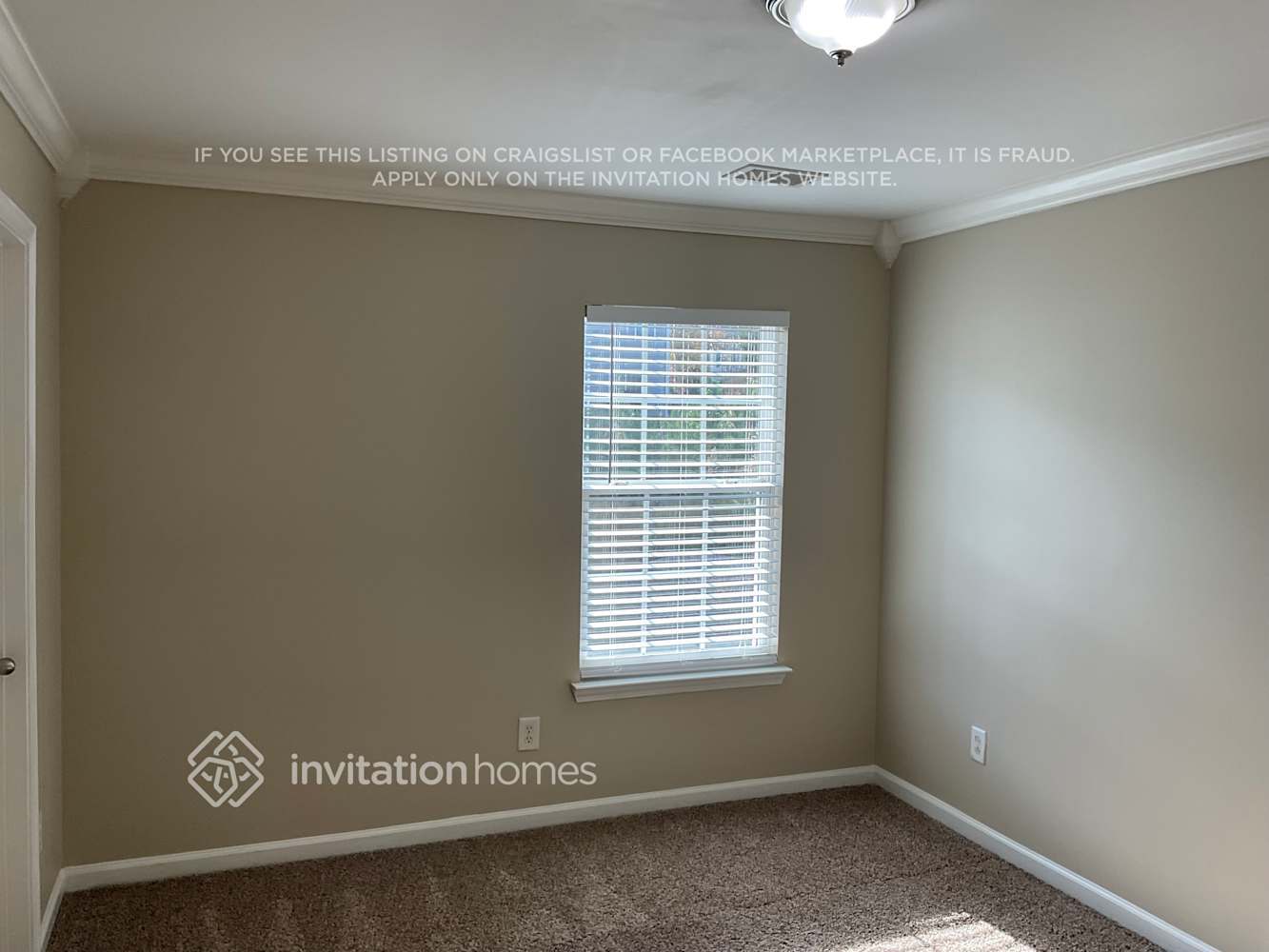 Building Photo - 2440 Sheldon Pl