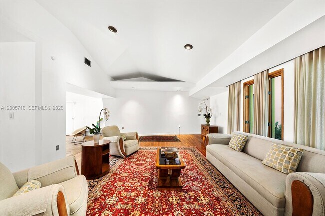 Building Photo - 5627 Granada Blvd