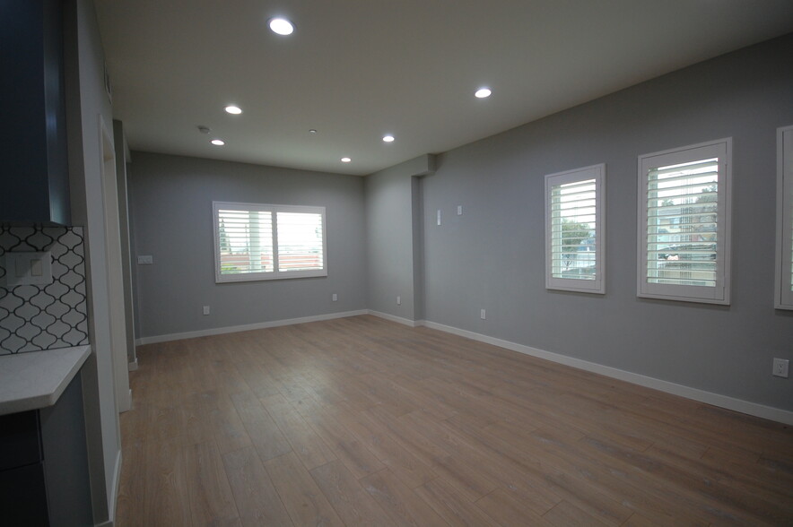 OPEN FLOOR LIVING AREA - 646 N Serrano Ave
