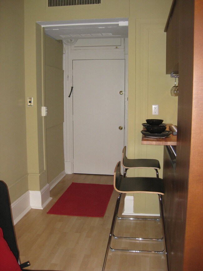 Building Photo - 1324 Locust St