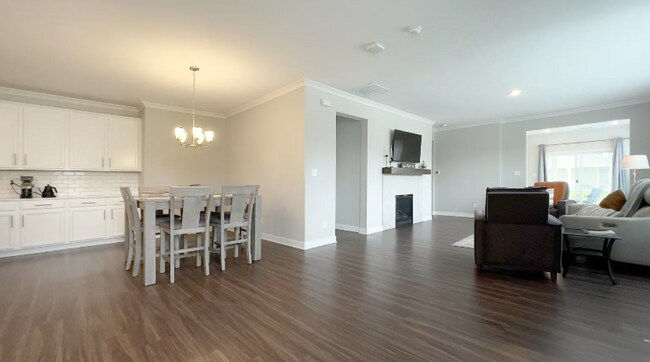 Building Photo - Welcome to this stunning 2-bedroom 2-bathroom home located in the desirable Westfield, IN