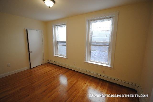 Building Photo - 342 Meridian St