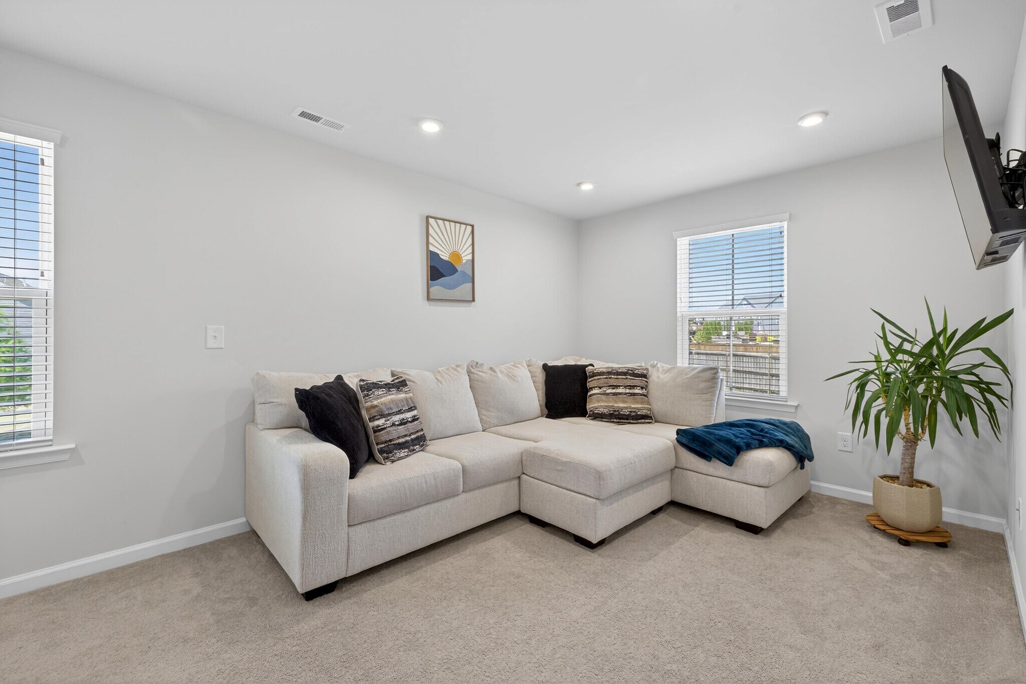 Building Photo - 201 Devon Fields Dr