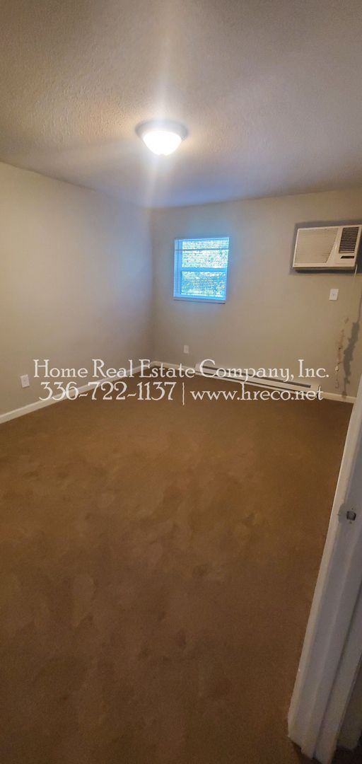 Building Photo - 1400 W Academy St