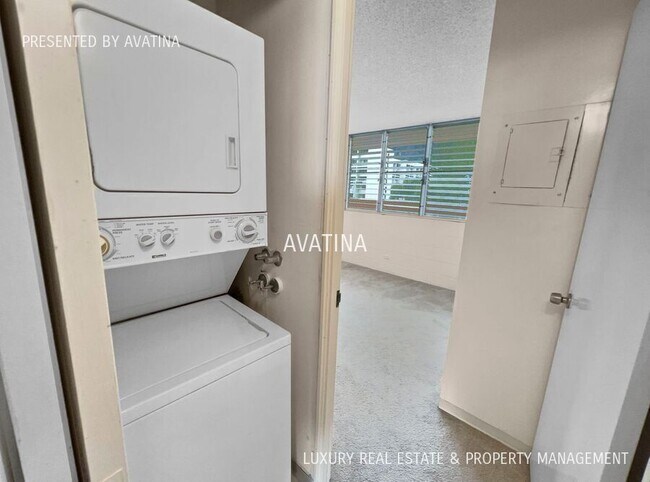 Building Photo - 46-255 Kahuhipa St A301-