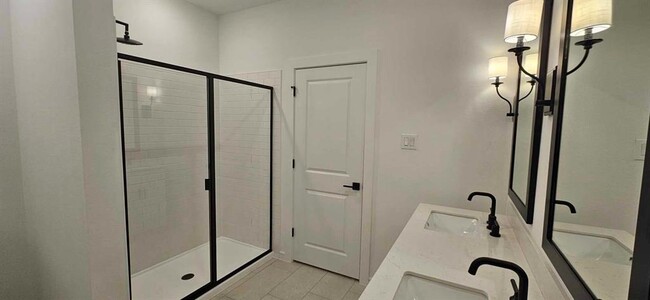 Building Photo - 8411 Bay Oaks Dr