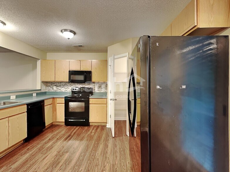 Building Photo - 803 Woodgreen Dr