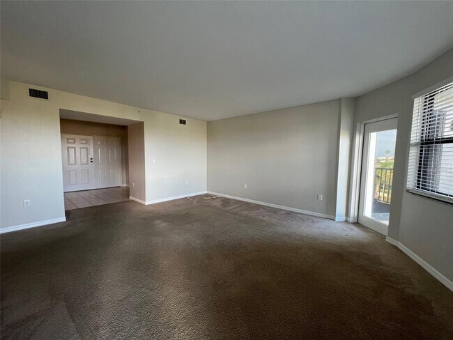 Building Photo - 670 Island Way