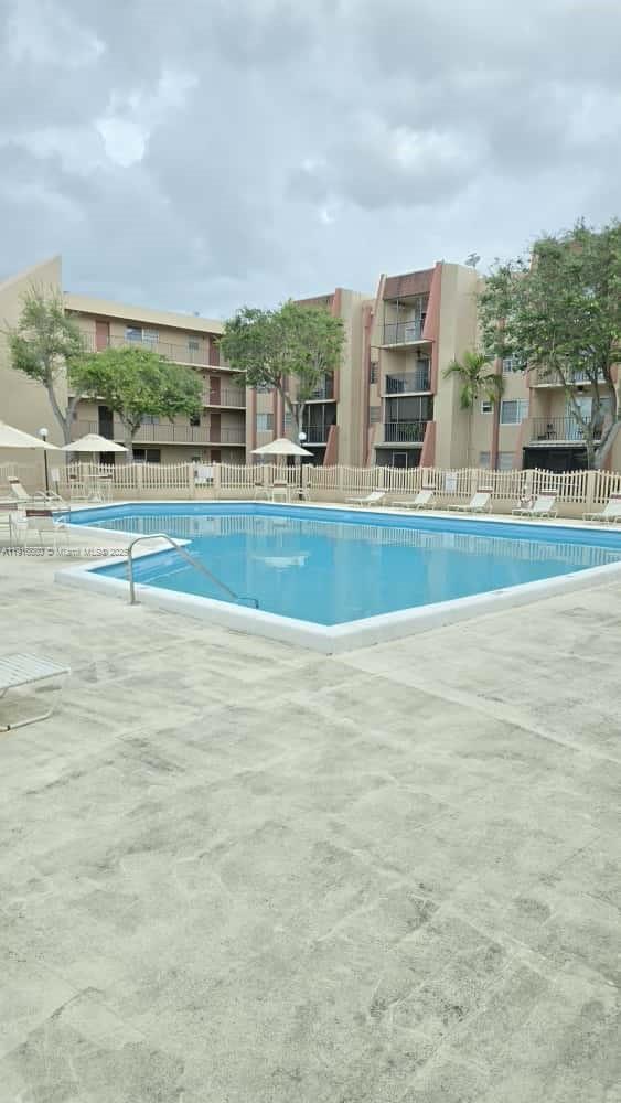 Building Photo - 13707 Kendale Lakes Cir