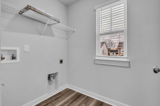 Building Photo - 1020 Baltusrol Ln