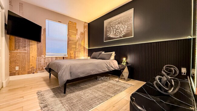 Building Photo - 214 C St