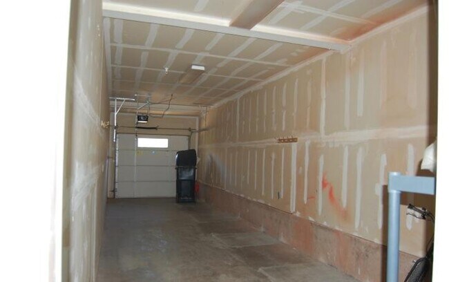 Building Photo - 2701 Midland Ave