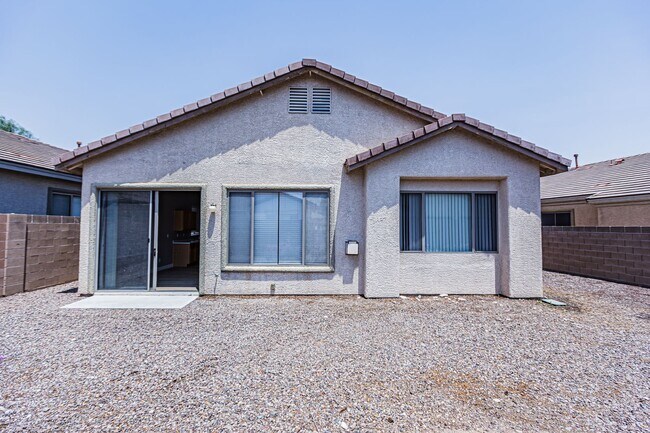 Building Photo - 1 Story home located in Southern Highlands