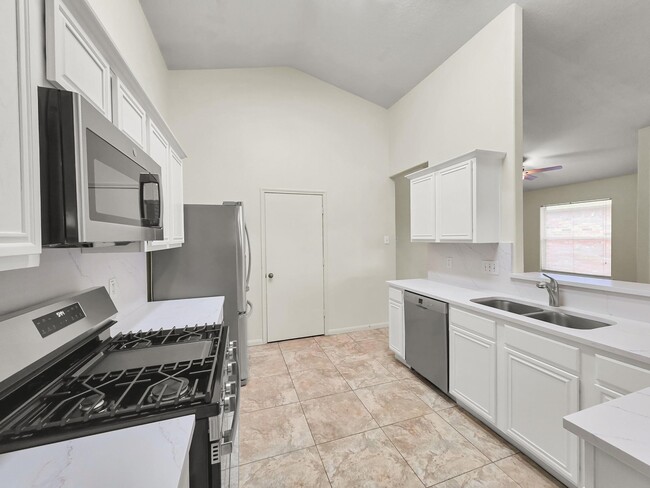 Building Photo - 14626 Gervaise Dr