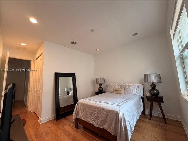 Building Photo - 12450 NW 32nd Manor