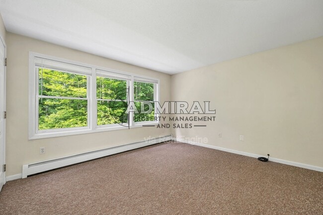 Building Photo - 65 Woodland Green