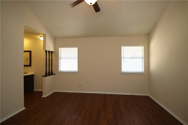 Building Photo - 7017 Crosswood Dr