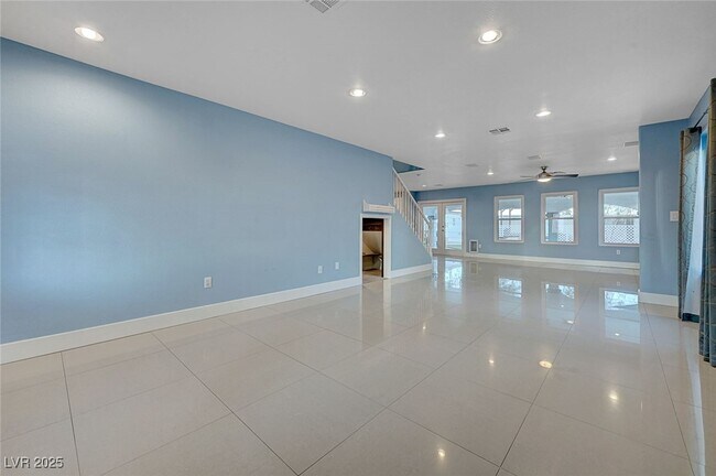 Building Photo - 5470 Logville St