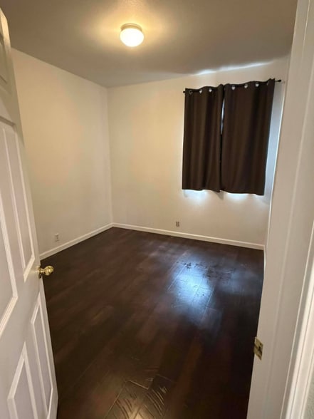 Building Photo - 6931 Loheit Way