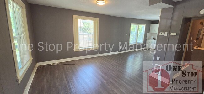 Building Photo - Spacious 2-Bedroom, 2-Bath In Kansas City!!