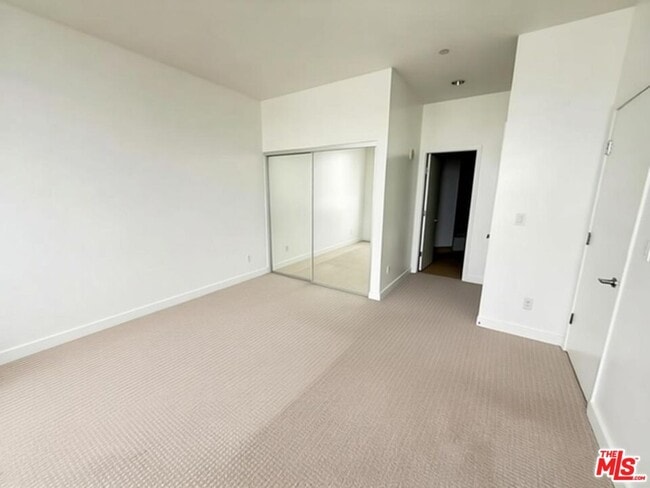 Building Photo - 3810 Wilshire Blvd