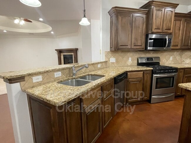 Building Photo - 5700 Shiloh Dr