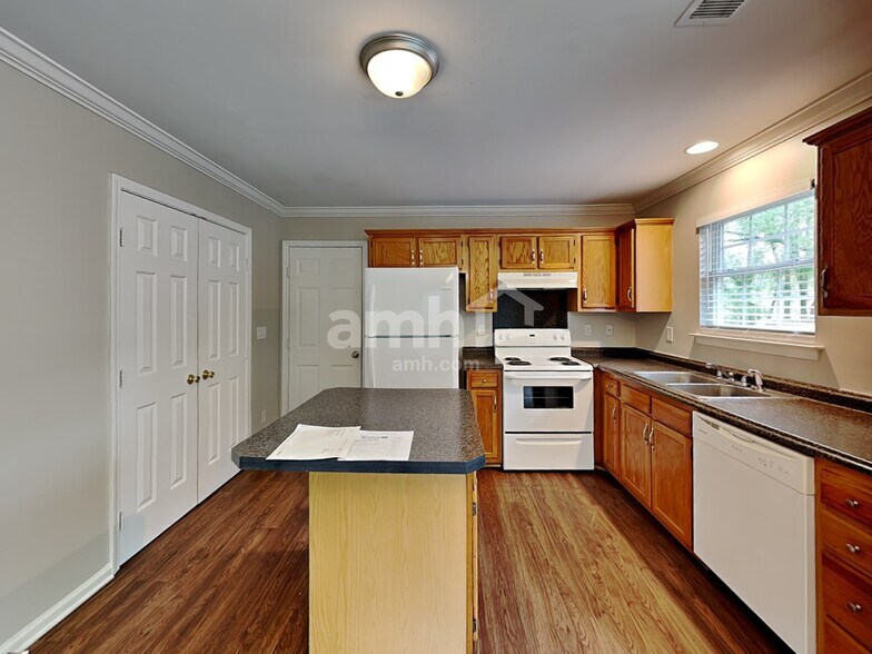 Building Photo - 10145 Baxter Caldwell Dr