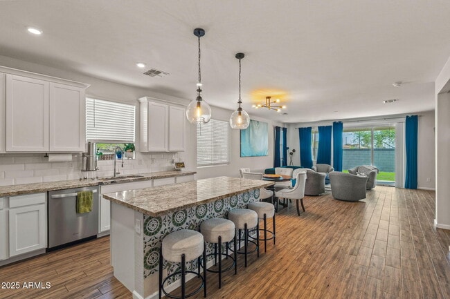 Building Photo - 17809 W Country Club Terrace