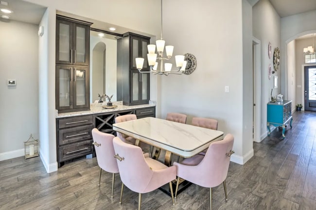 Building Photo - 1563 Jocelyn Dr