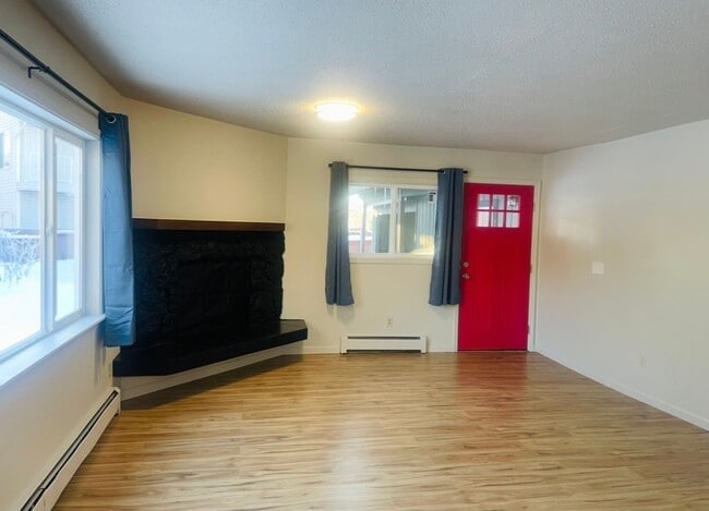 Building Photo - 2718 Lee St