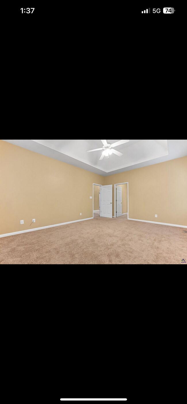 Building Photo - 541 Edgefield Way