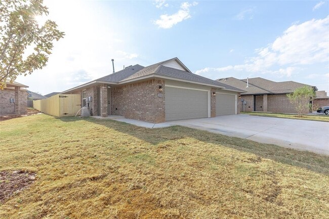 Building Photo - 13328 Springcreek Dr