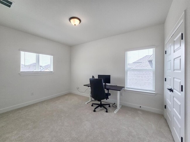 Building Photo - 4914 Seadrift Dr
