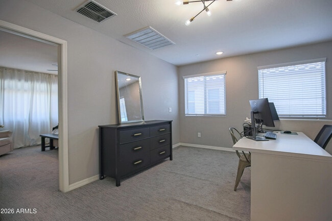 Building Photo - 8820 W Lamar Rd