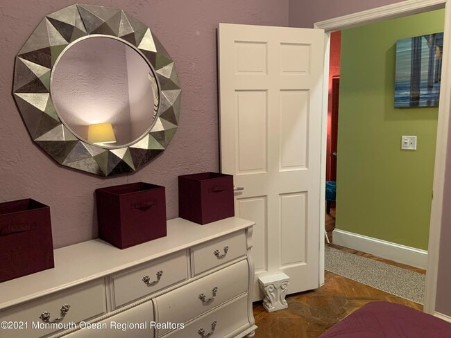 Building Photo - 33 Broadway